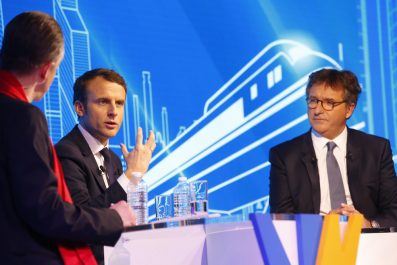macron forum
